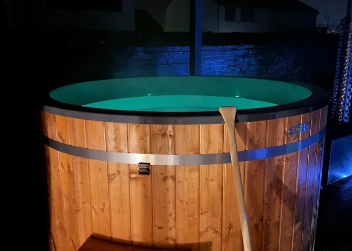 Avec Piscine Et Privatif Exterieur 4 Personnes *